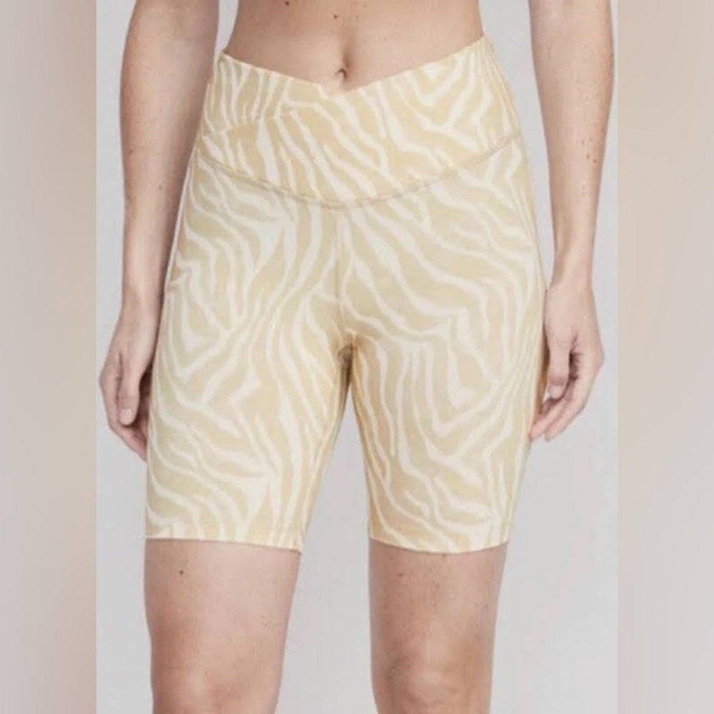 Old Navy | Powerchill Extra High Rise Bike Short | Waist Crossover | Like New